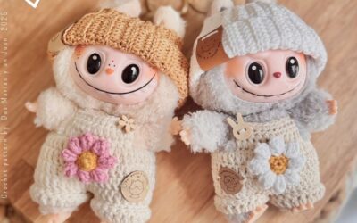 Labubu Crochet Outfit – Free Pattern by Dos Marías y un Juan | EN – ES – PT.